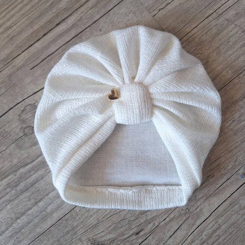 Edition Limitée – Turban en Maille Tricot Blanc Cassé avec Cœur Or – Finition au Choix